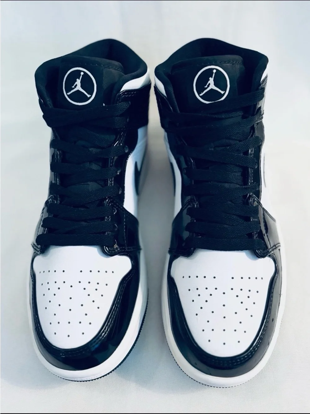 Jordan 1 Mid ‘Carbon Fiber Black/White Sneakers